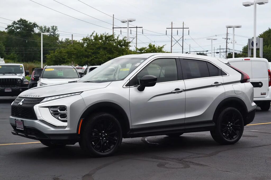 2024 Mitsubishi Eclipse Cross LE — photo 1 of 13