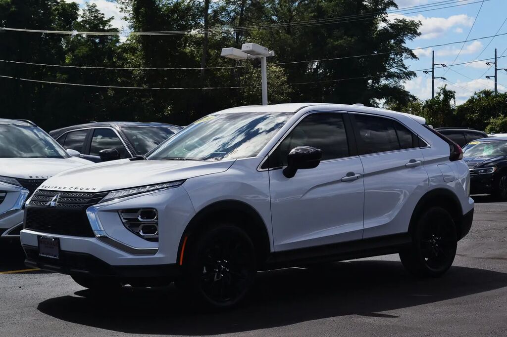 2026 Mitsubishi Eclipse Cross LE — photo 1 of 17