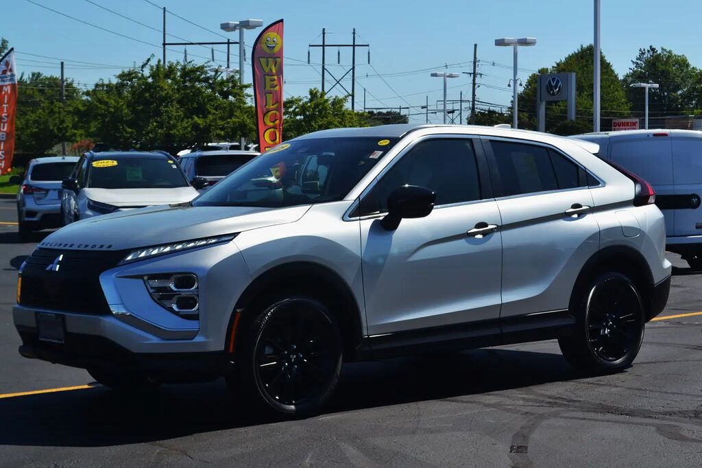 2025 Mitsubishi Eclipse Cross LE — photo 1 of 25