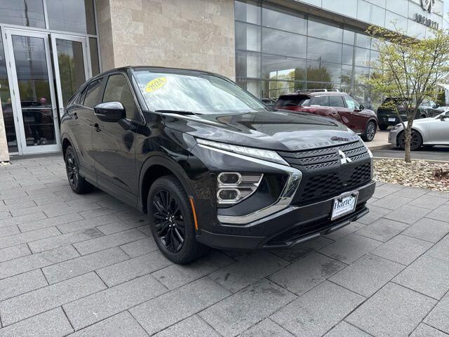 2024 Mitsubishi Eclipse Cross LE — photo 1 of 12