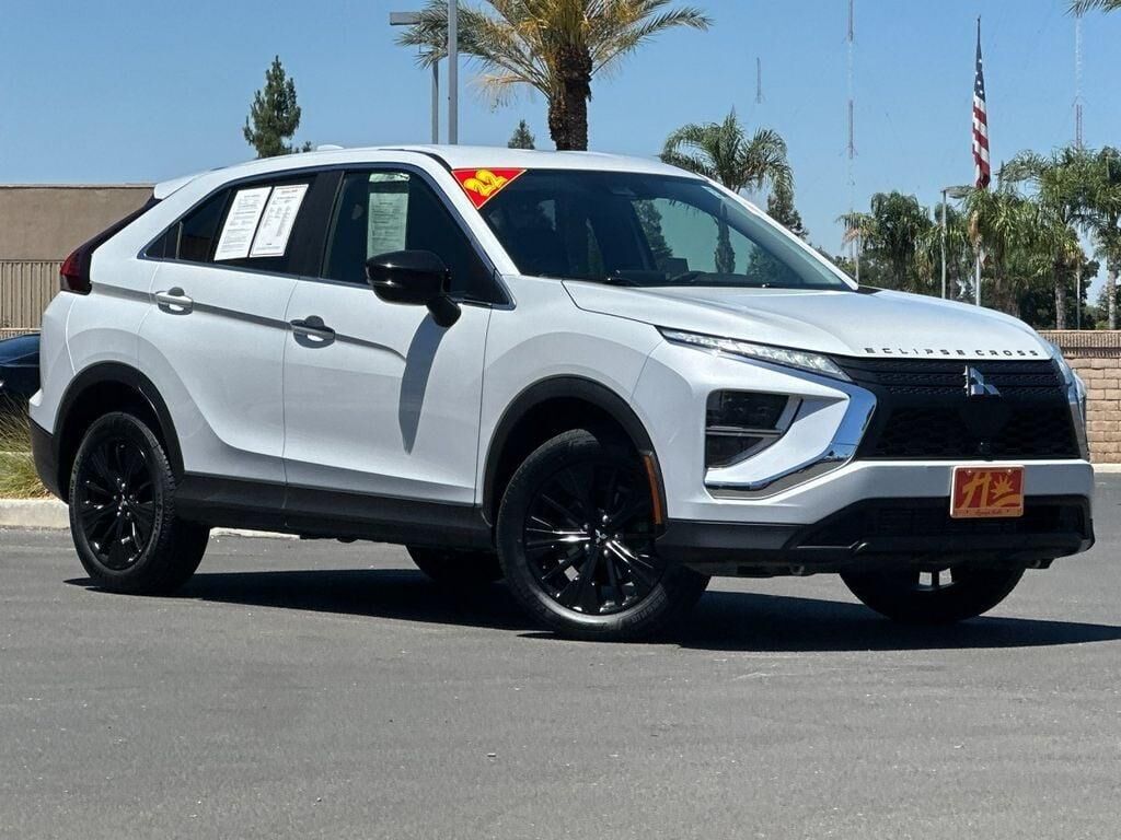 2022 Mitsubishi Eclipse Cross LE — photo 1 of 1