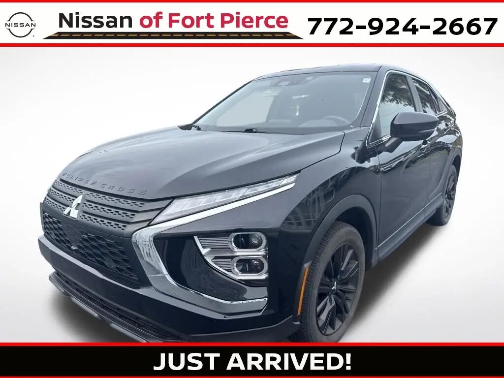 2023 Mitsubishi Eclipse Cross LE — photo 1 of 13