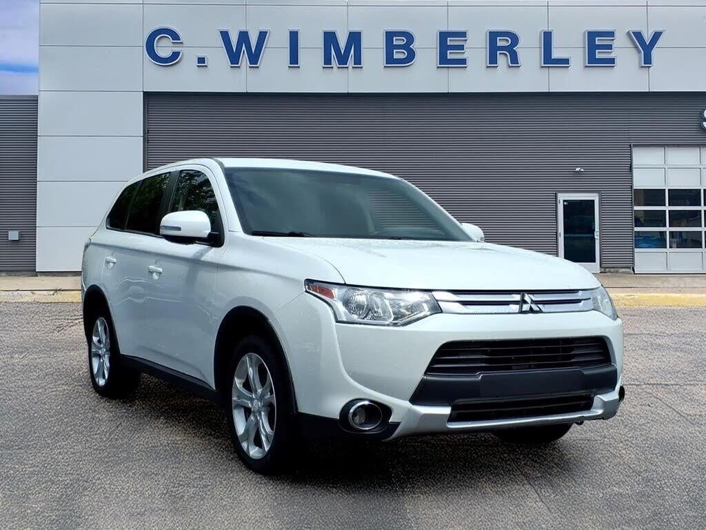 2015 Mitsubishi Outlander SE — photo 1 of 3