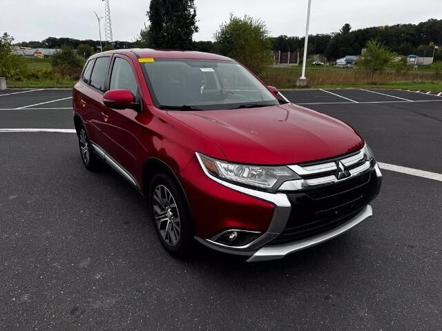 2016 Mitsubishi Outlander SE