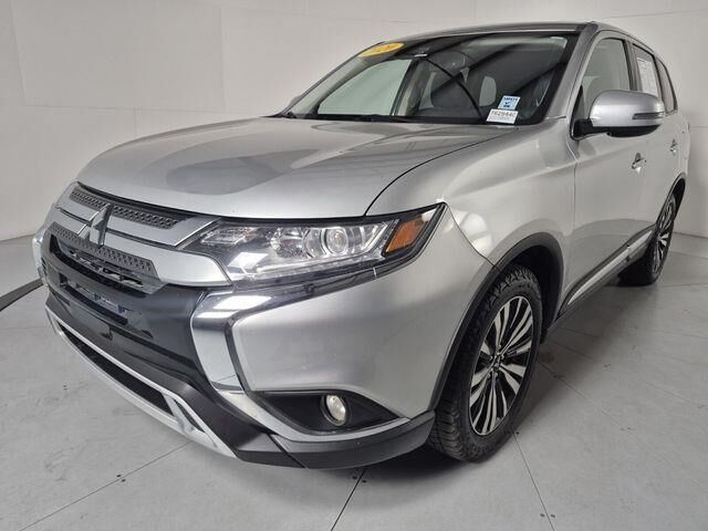 2020 Mitsubishi Outlander SE