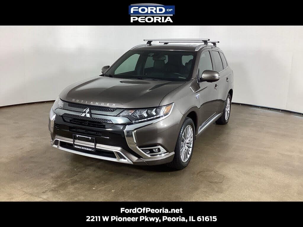 2022 Mitsubishi Outlander PHEV LE — photo 1 of 7