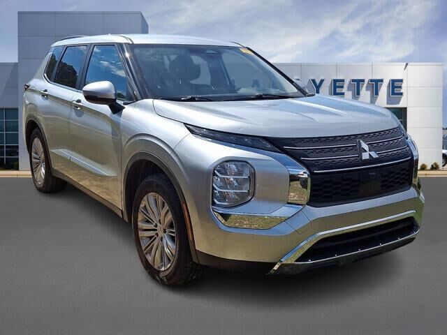 2022 Mitsubishi Outlander ES