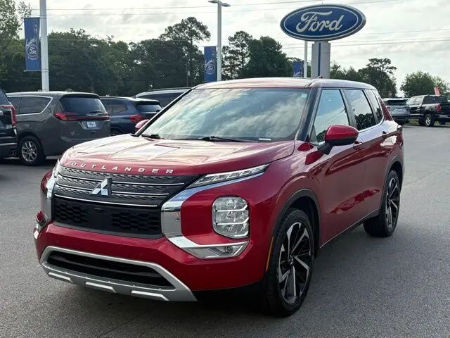 2023 Mitsubishi Outlander SE — photo 1 of 27