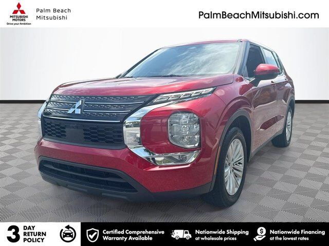 2024 Mitsubishi Outlander ES — photo 1 of 12