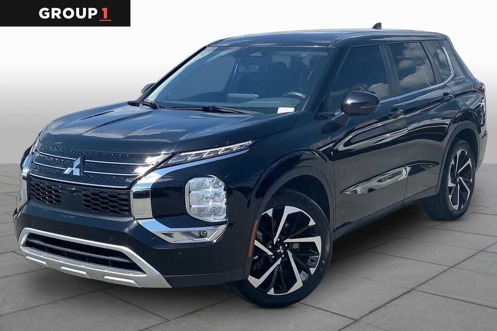 2022 Mitsubishi Outlander SE — photo 1 of 1