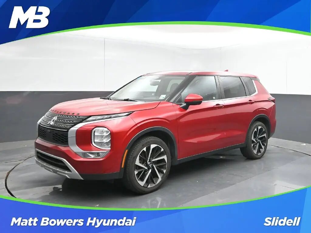 2022 Mitsubishi Outlander Black Edition — photo 1 of 13
