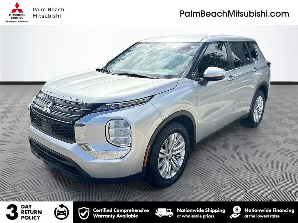 2024 Mitsubishi Outlander ES — photo 1 of 12