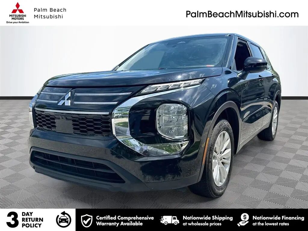2025 Mitsubishi Outlander ES — photo 1 of 1