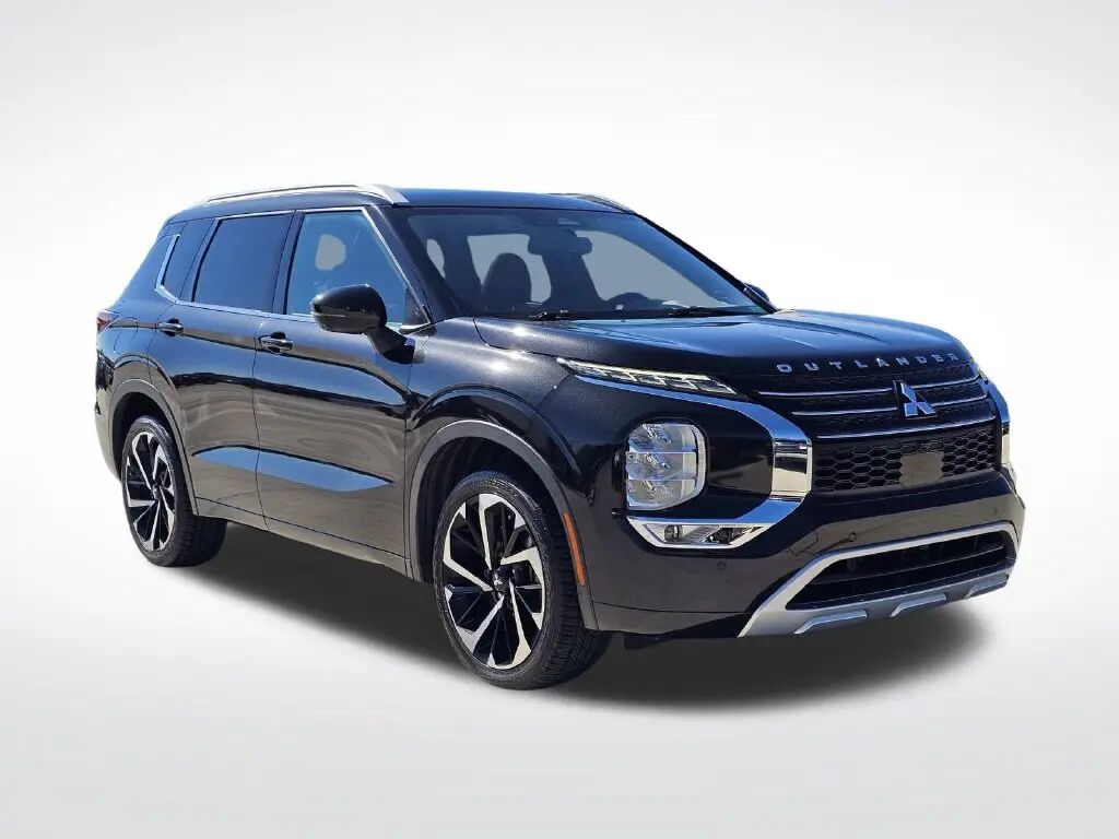 2022 Mitsubishi Outlander SEL — photo 1 of 13