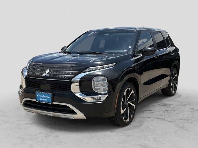2024 Mitsubishi Outlander SE — photo 1 of 3