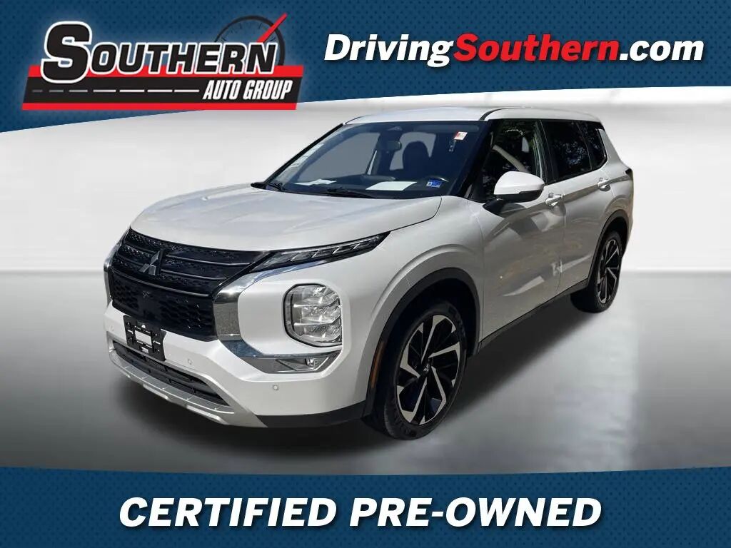 2024 Mitsubishi Outlander SE — photo 1 of 12