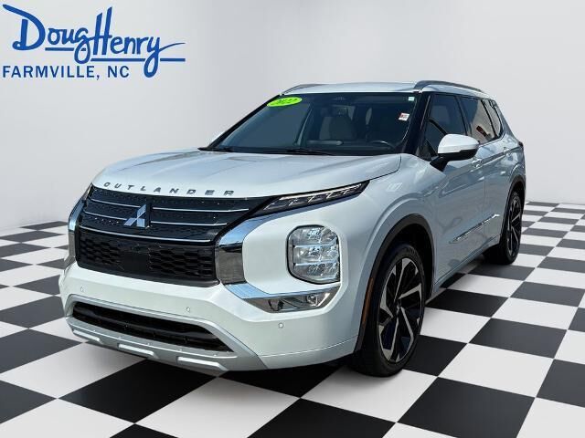 2022 Mitsubishi Outlander SEL — photo 1 of 13