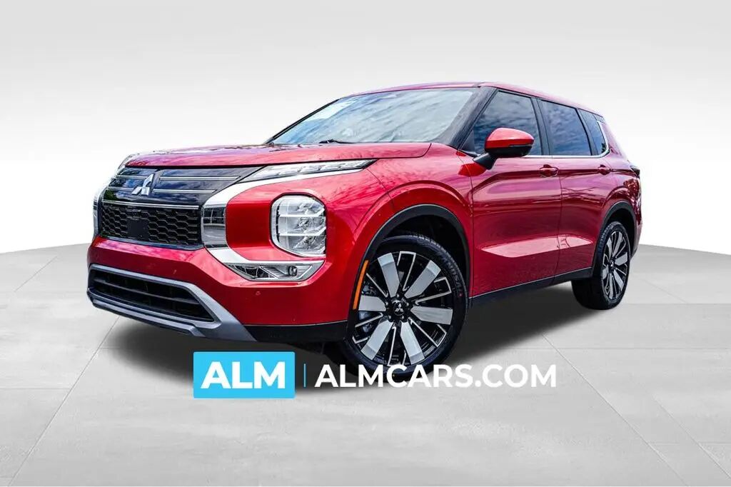 2025 Mitsubishi Outlander SE — photo 1 of 21