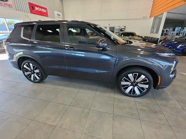 2026 Mitsubishi Outlander SE