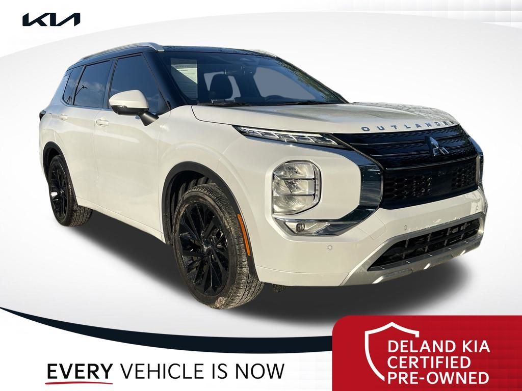 2024 Mitsubishi Outlander SEL — photo 1 of 13