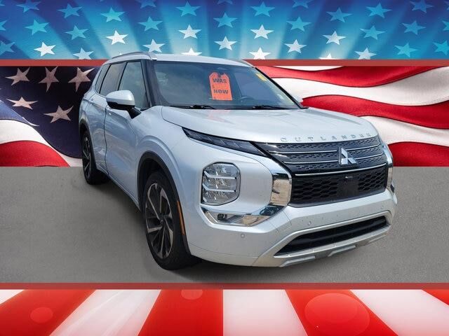 2024 Mitsubishi Outlander SEL — photo 1 of 26