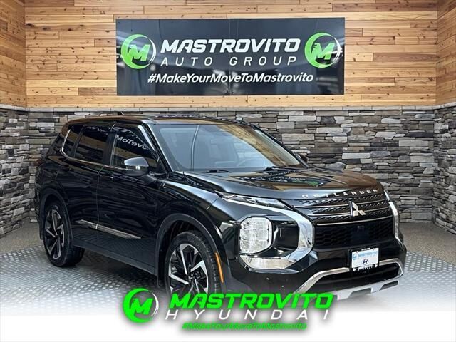 2022 Mitsubishi Outlander ES
