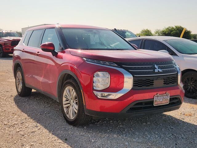 2022 Mitsubishi Outlander ES