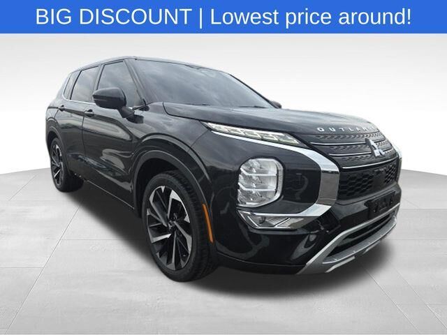2022 Mitsubishi Outlander SE