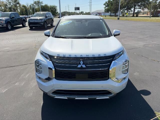 2023 Mitsubishi Outlander SE Special Edition