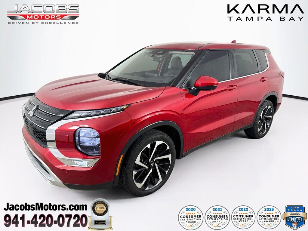2023 Mitsubishi Outlander SE — photo 1 of 13