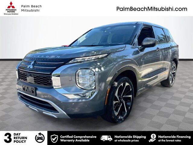 2023 Mitsubishi Outlander SE — photo 1 of 12