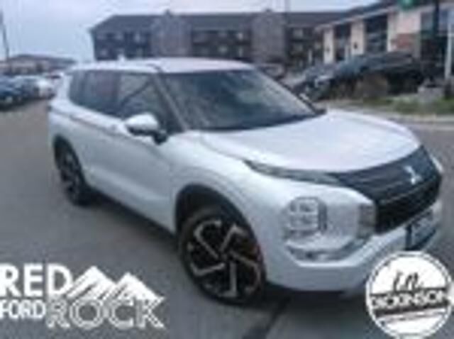 2024 Mitsubishi Outlander SE — photo 1 of 26