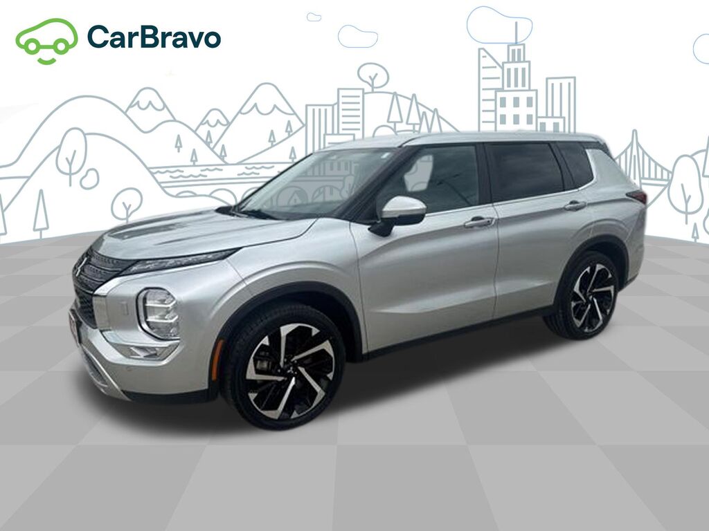 2024 Mitsubishi Outlander SE — photo 1 of 6