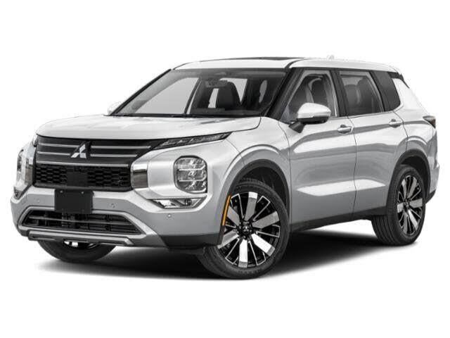 2025 Mitsubishi Outlander SE — photo 1 of 14