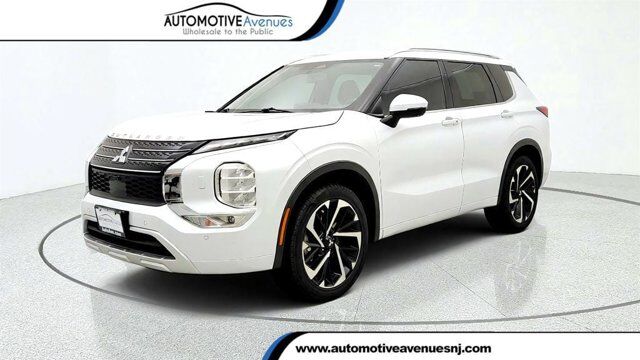 2022 Mitsubishi Outlander SEL — photo 1 of 1