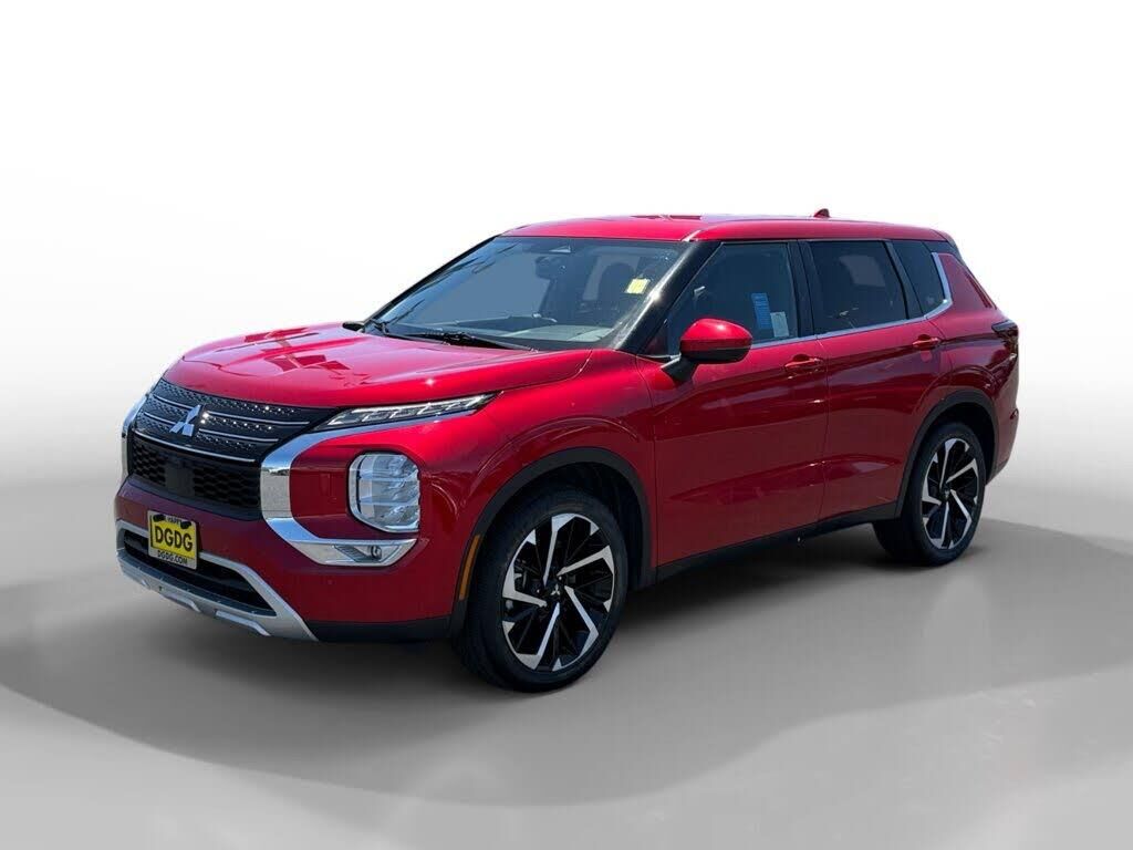 2024 Mitsubishi Outlander SE — photo 1 of 1