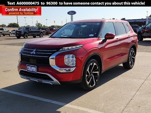 2024 Mitsubishi Outlander SE — photo 1 of 12