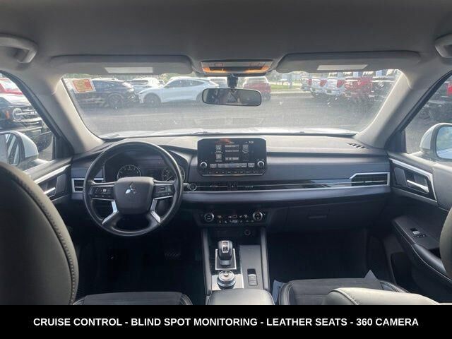 2024 Mitsubishi Outlander SE