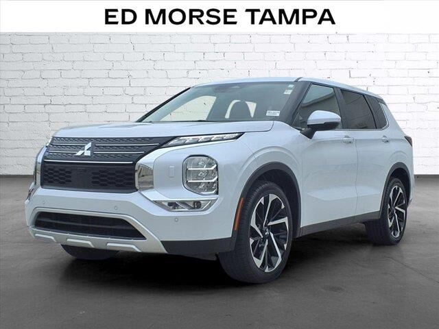 2024 Mitsubishi Outlander SE — photo 1 of 26
