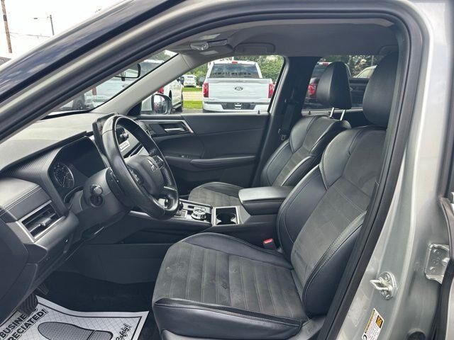 2024 Mitsubishi Outlander SE