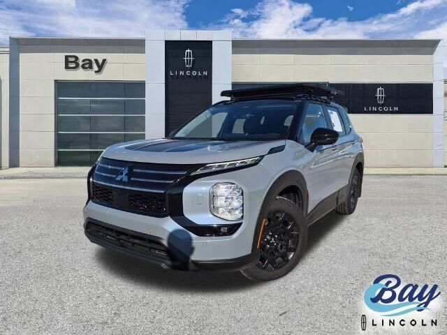 2025 Mitsubishi Outlander Trail Edition — photo 1 of 13