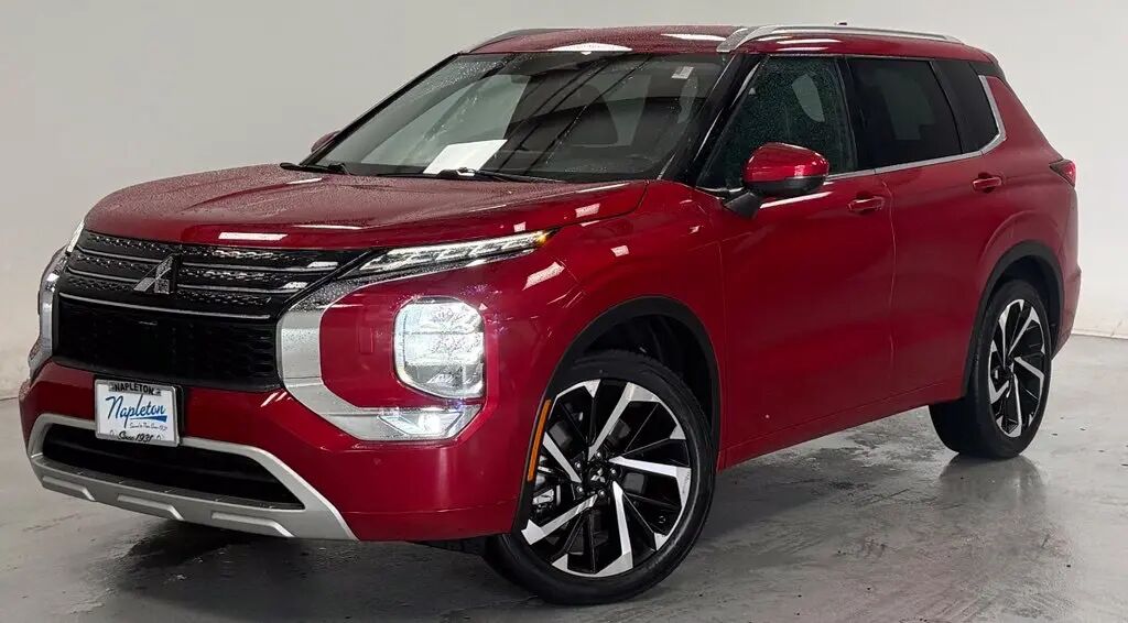 2022 Mitsubishi Outlander SEL — photo 1 of 13