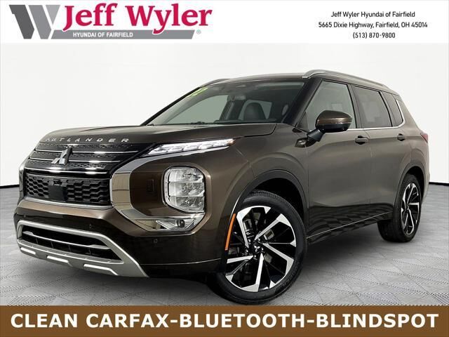 2022 Mitsubishi Outlander SEL Special Edition — photo 1 of 19