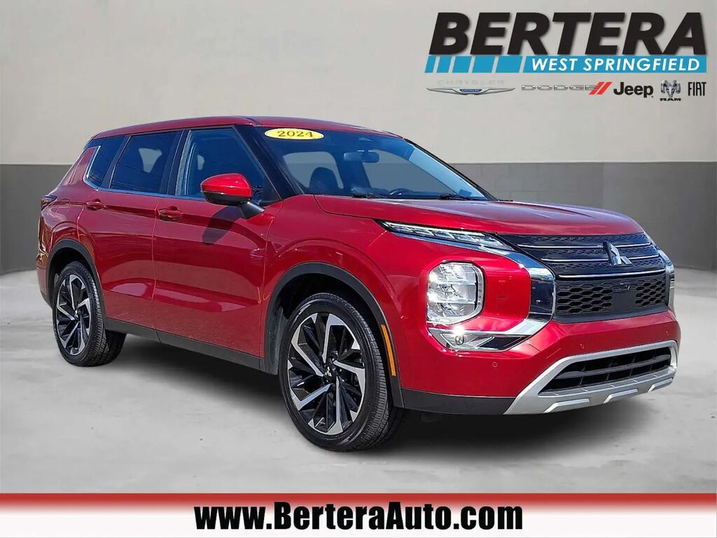 2024 Mitsubishi Outlander SE — photo 1 of 26