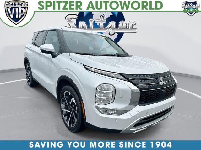 2024 Mitsubishi Outlander SE — photo 1 of 1