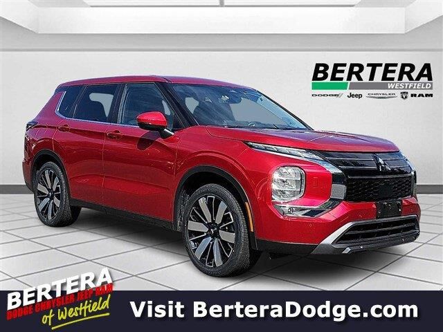 2025 Mitsubishi Outlander SE — photo 1 of 13
