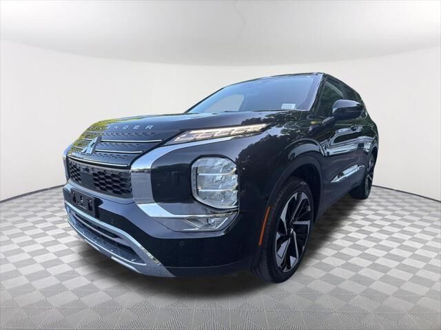 2024 Mitsubishi Outlander SE — photo 1 of 26