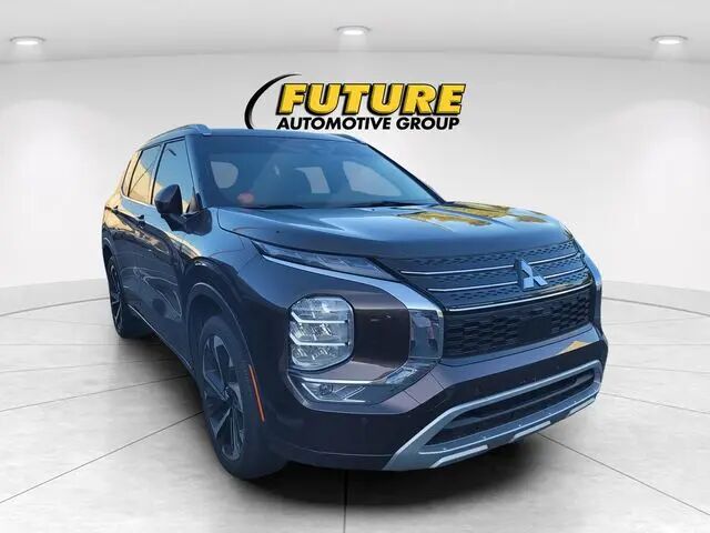 2023 Mitsubishi Outlander SE — photo 1 of 4