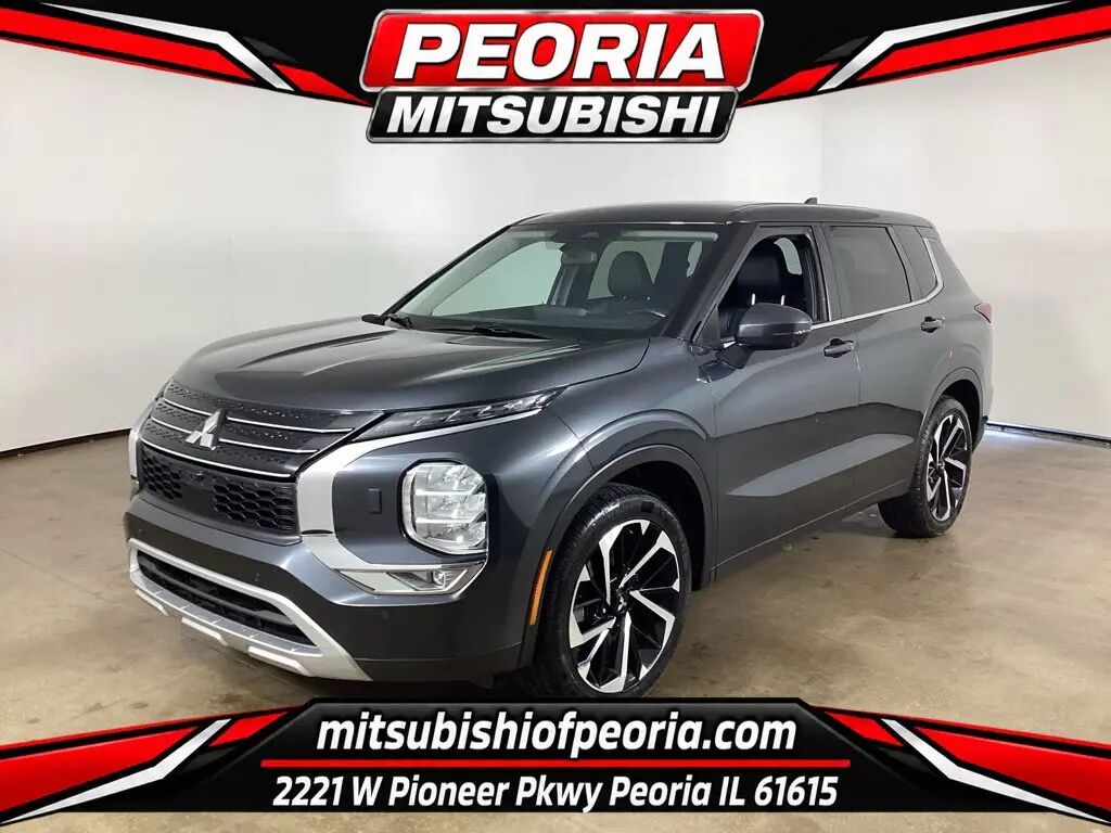 2024 Mitsubishi Outlander SE — photo 1 of 13