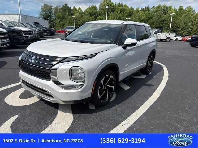 2024 Mitsubishi Outlander SE